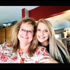 Meet your Posher, April